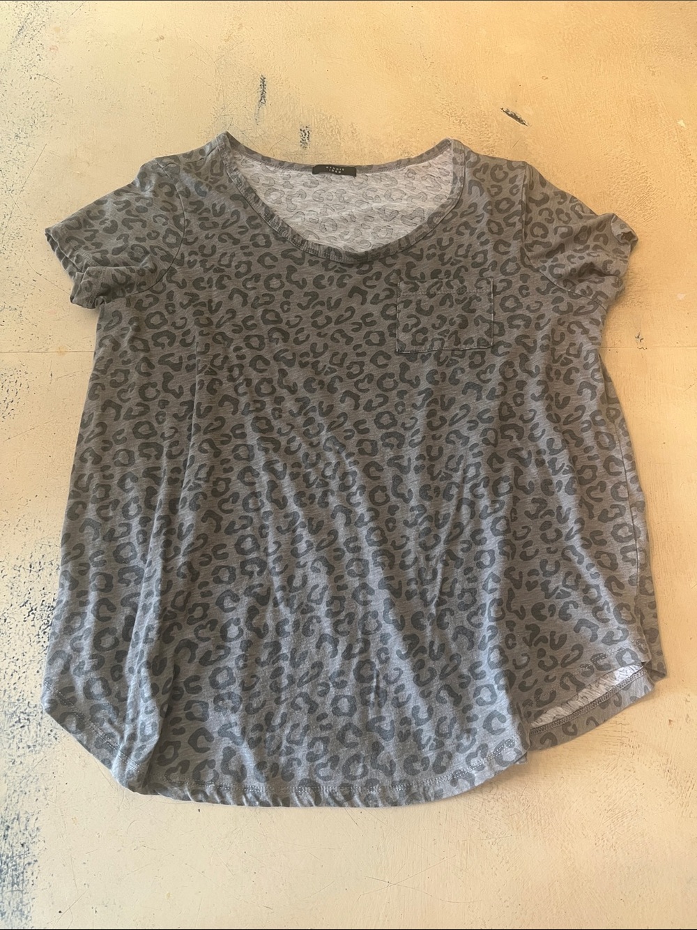 Women’s Gray Leopard Print Scoop Neck Tee - Brand: